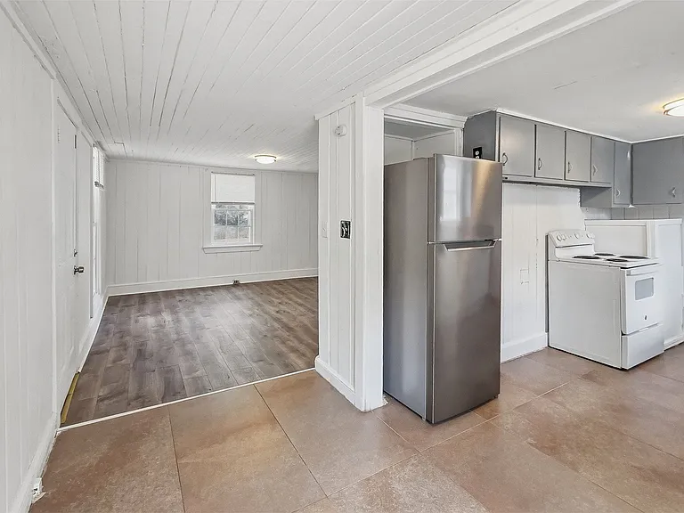 1547 Joyner Ave SE — Photo 12