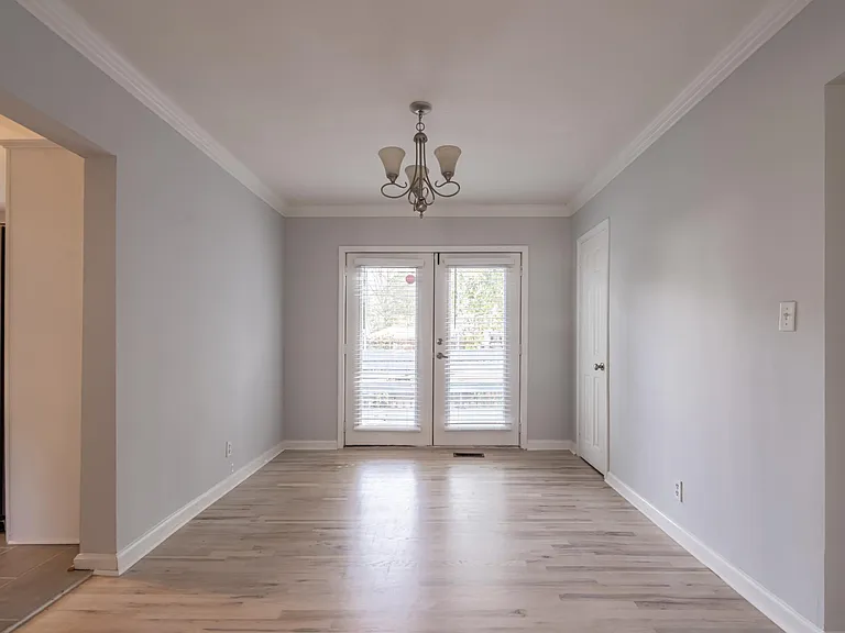 211 Sisson Ave NE — Photo 6