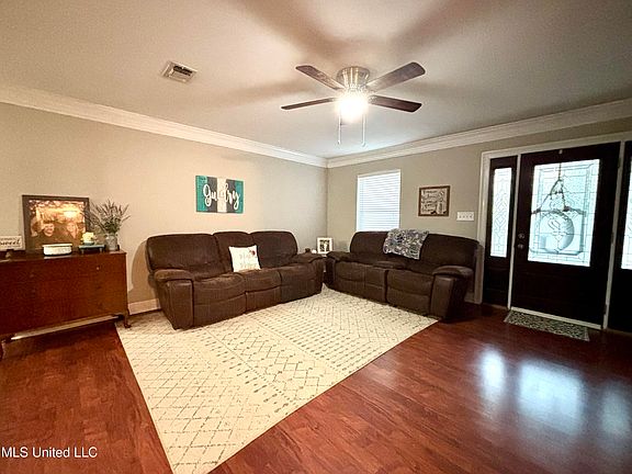 2nd image of 1352 Rock Ranch Rd