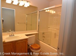 4216 E Paradise Ave, Visalia, CA 93292