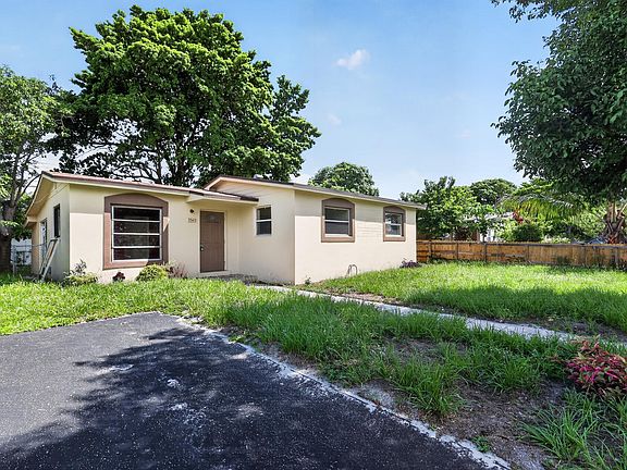 2nd image of 2740 NW 2ND Street
