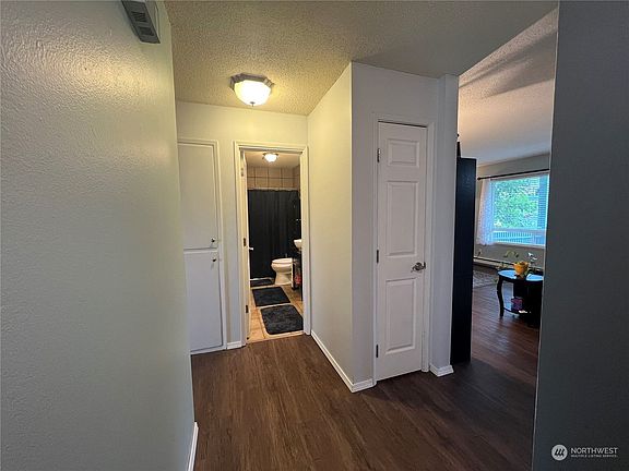 2nd image of 10 S Cove Ave #10-unit 10