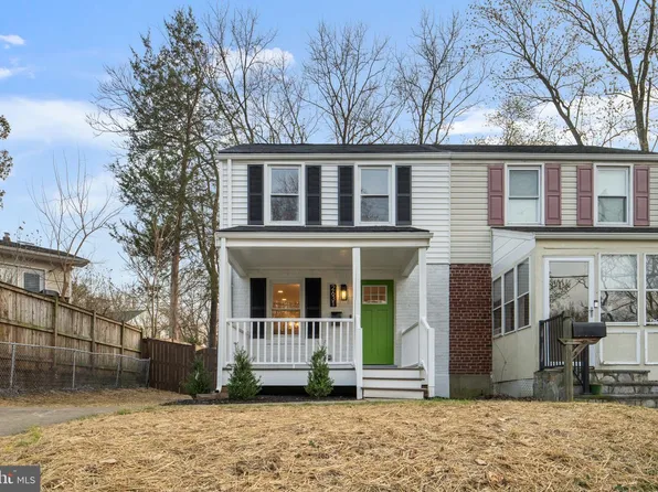 2631 Farmington Dr, Alexandria, VA 22303