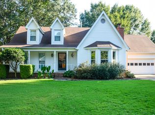 475 Old Oak Ln, Collierville, TN 38017