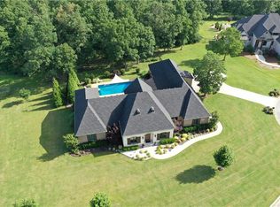3890 W Norwood Pl, Fayetteville, AR 72704