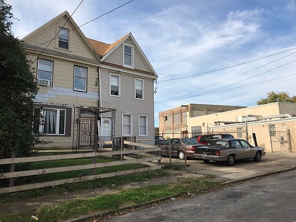 3rd image of 4910 E Cheltenham Ave