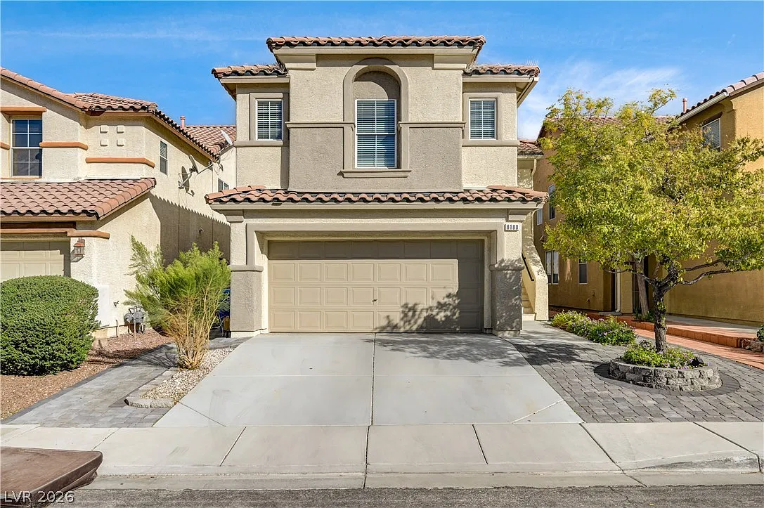 4 bed, 2.5 bath, 2307 sqft, $2,700 — Photo 1