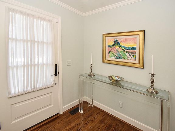 3rd image of 727 Park Ave
