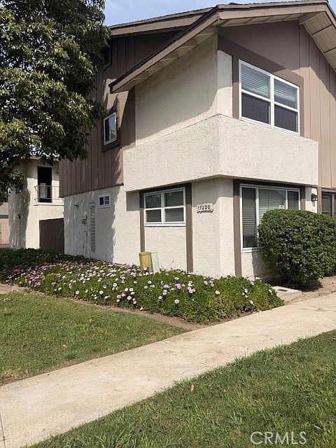 1st image of 11020 El Amarillo Ave