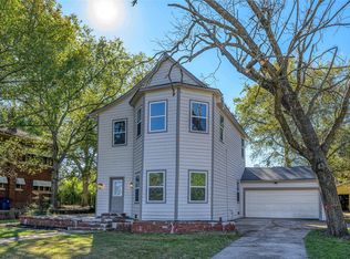 1208 W Sears St, Denison, TX 75020