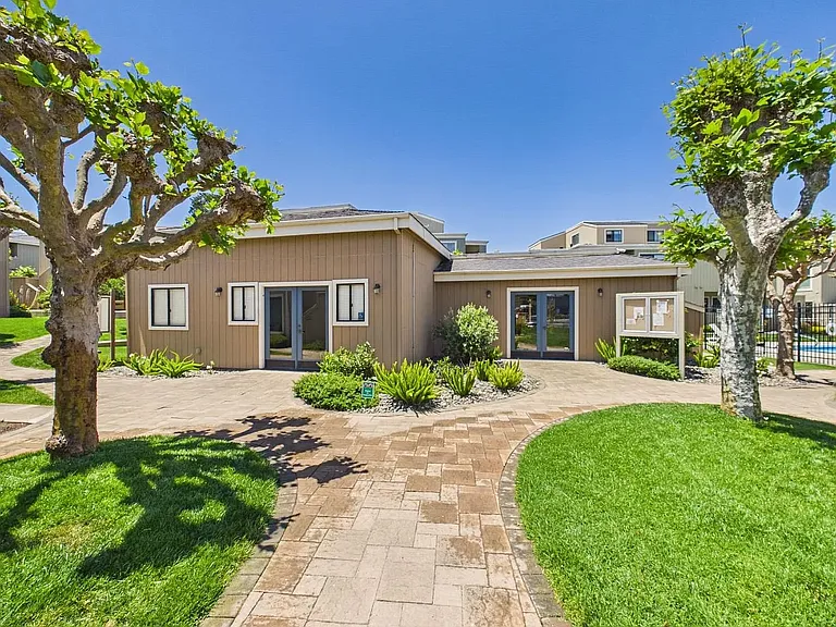 820 Casanova Ave — Photo 14