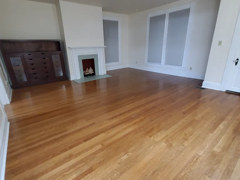 114 W Lexington Ave — Photo 46