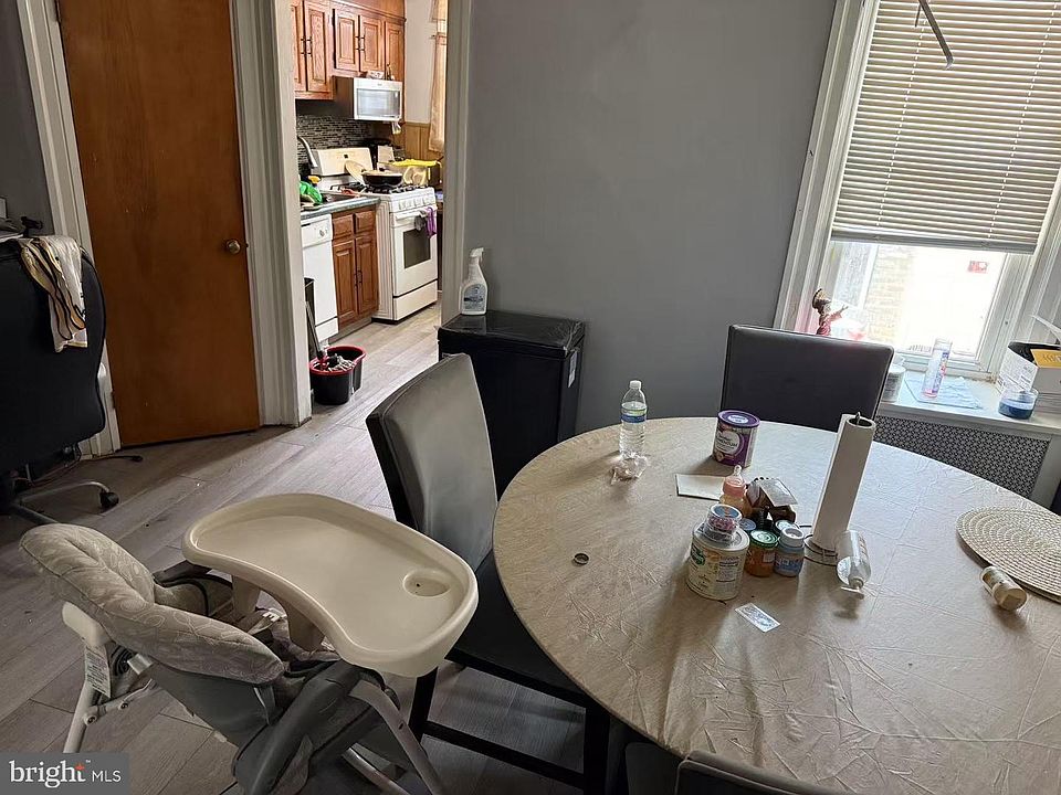 2nd image of 4047 Teesdale St