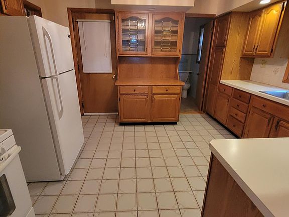 2nd image of 52 Tompkins St #1
