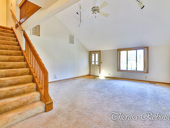 3rd image of 458 Cherry Ln #100