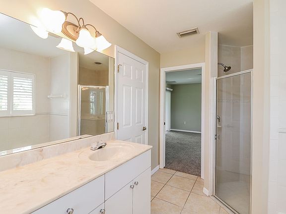 3rd image of 7540 Veterans Blvd