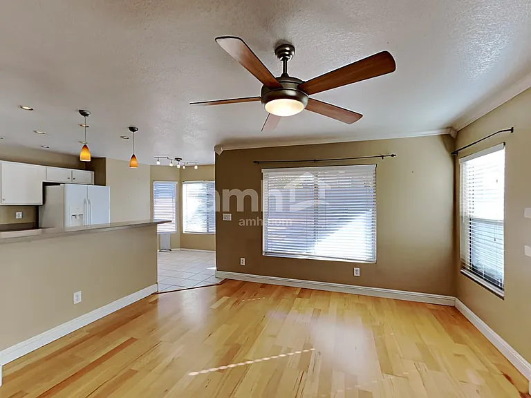 907 N Albert Dr — Photo 7