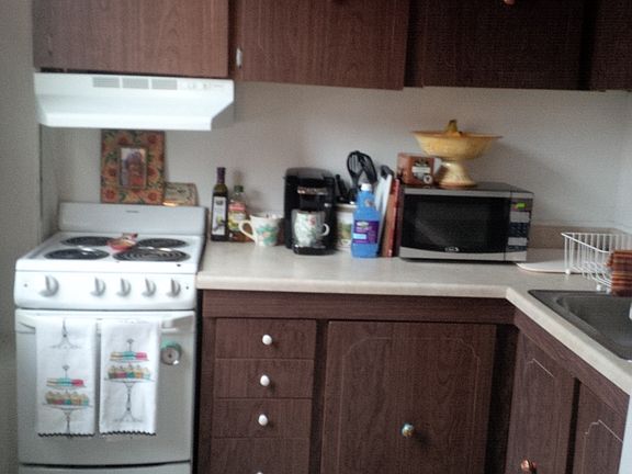 4th image of 927 Pine St APT 401
