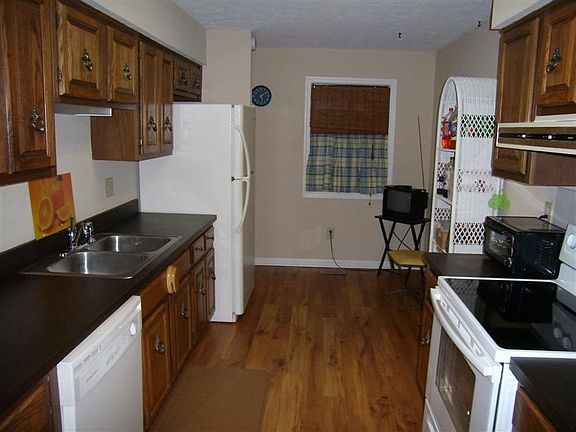 4th image of 1364 Black Forest Dr #370