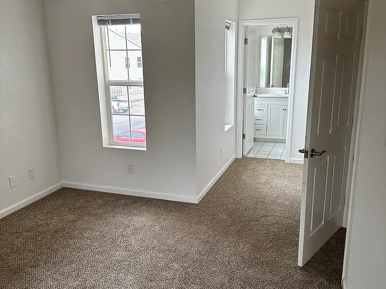 Master bedroom, Bath entry
