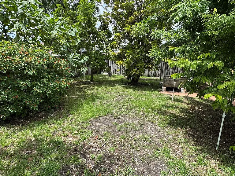 14332 SW 163rd St — Photo 31