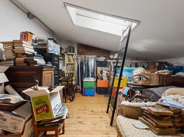 309 Vanderbilt Avenue image 19 of 27