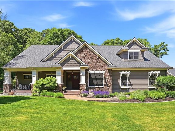 2nd image of 1116 Moonlight Drive