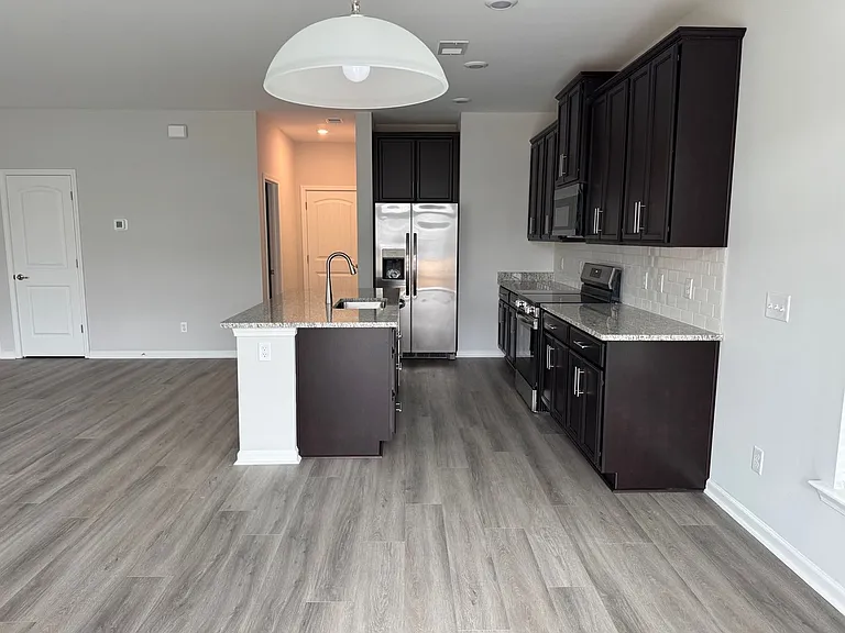 105 Fenway St — Photo 7