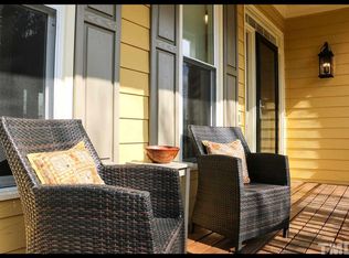 210 Edgewater Cir, Chapel Hill, NC 27516