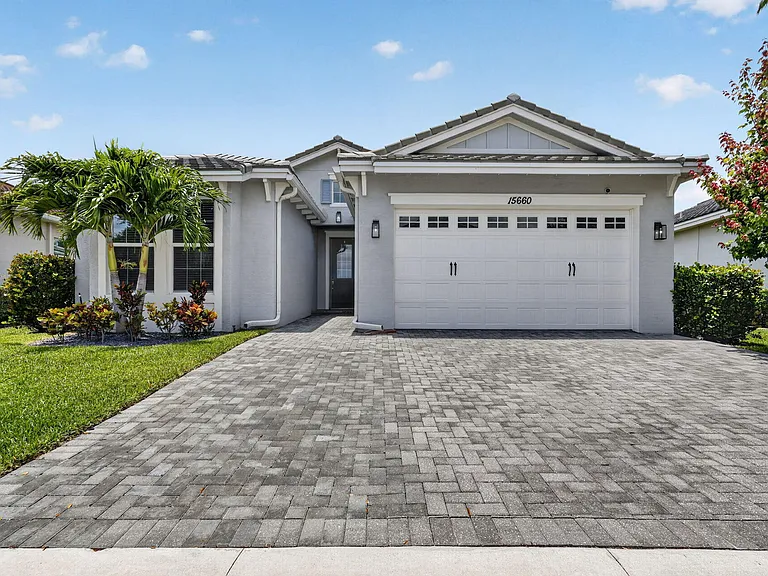 15660 Goldfinch Cir — Photo 2
