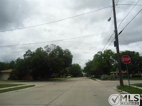 5th image of 220 Western Ave