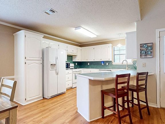 4th image of 5602 Cliffwood Dr