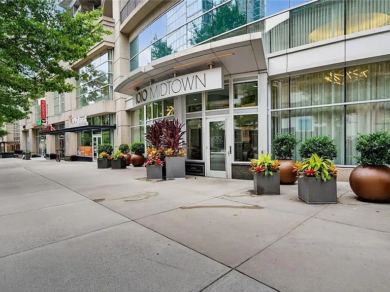 1080 Peachtree St NE #2004 — Photo 49