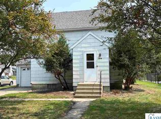 201 S Main St, Winthrop, MN 55396