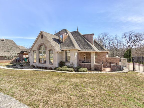 4th image of 4808 Rose Rock Dr