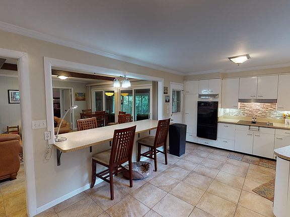 5th image of 123 Hilltop Dr