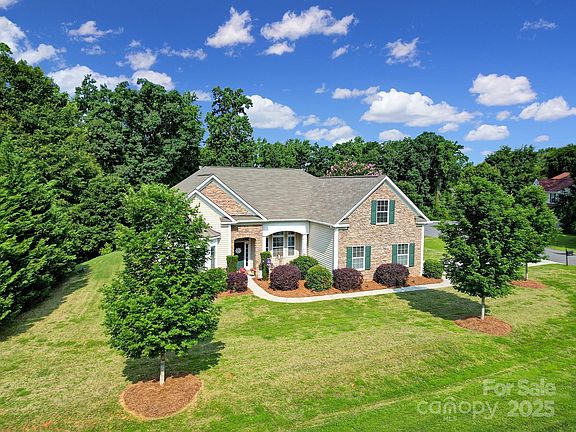 2nd image of 909 Autumn Glen Ct