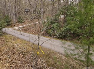 8 Dominion Rd, Glenville, NC 28736