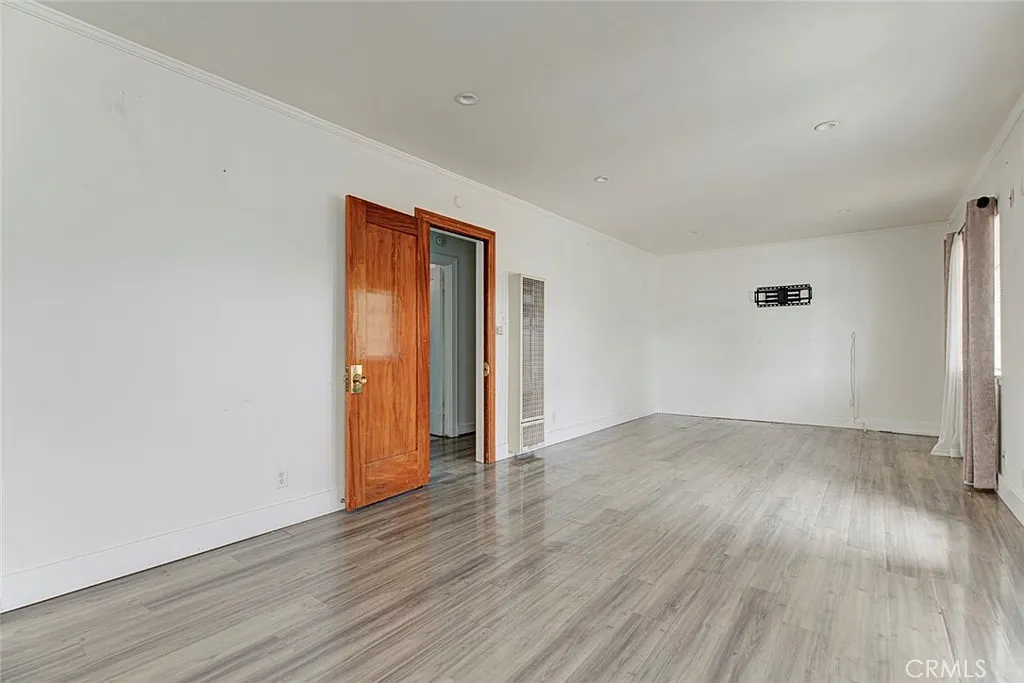 2 bed, 1000 sqft, $3,000 — Photo 4