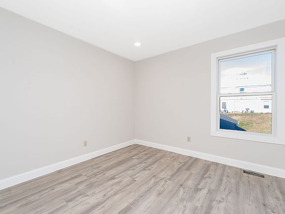 4th image of 7710-7725 Timbercreek Ct #7725-2