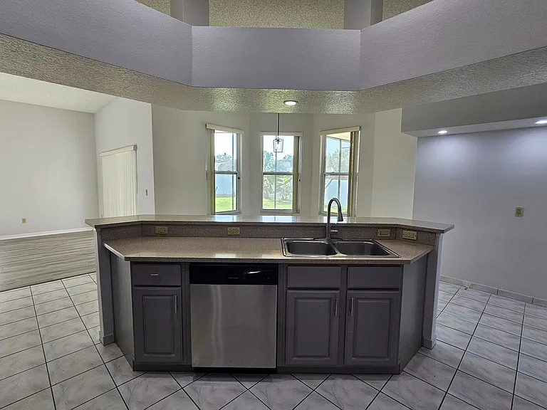 6506 Canterlea Dr — Photo 10