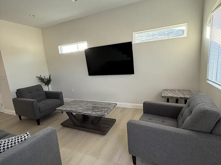 10743 Saticoy St — Photo 20