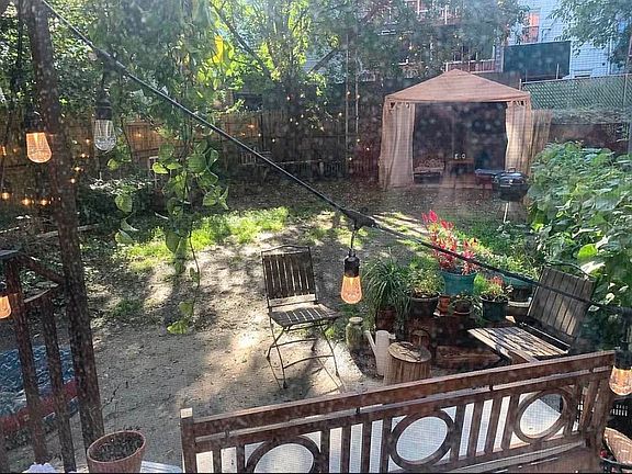 2nd image of 106 Huron St APT 1R