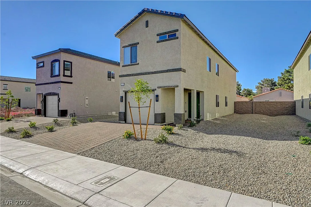 4 bed, 2.5 bath, 1614 sqft, $2,450 — Photo 4