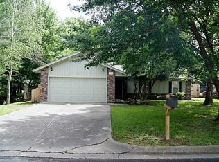 2704 W Ash St, Rogers, AR 72758