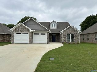 120 Glen Oaks Cir, Gadsden, AL 35905