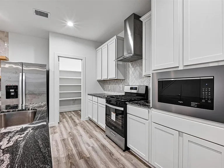 2937 Amherst Meadow Ln — Photo 13