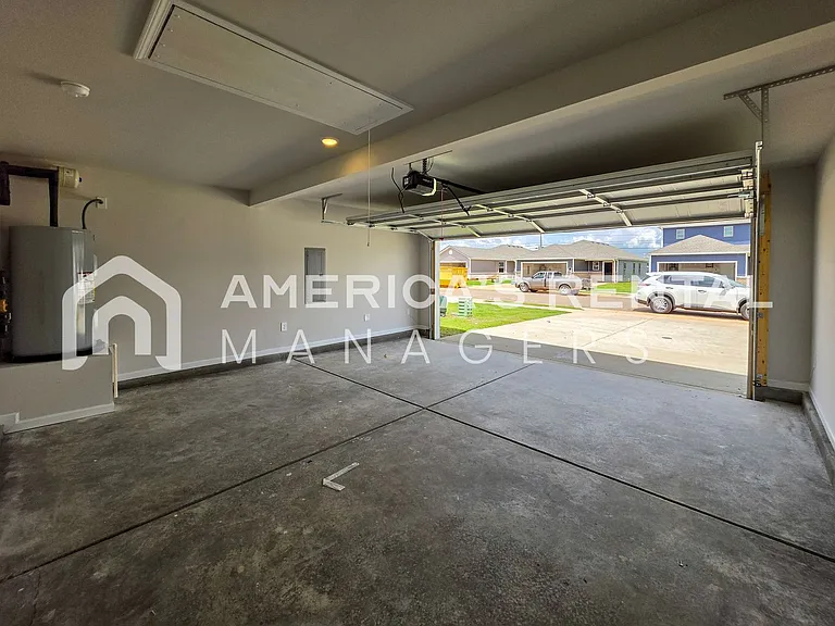 1028 John Ave — Photo 31