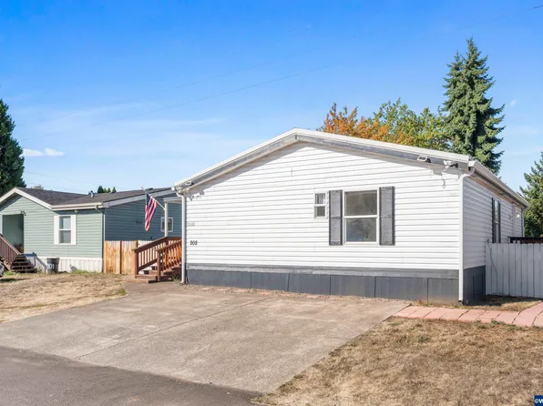 1530 Tamarack St Unit 202, Sweet Home, OR 97386