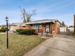 24654 Raven Ave, Eastpointe, MI 48021
